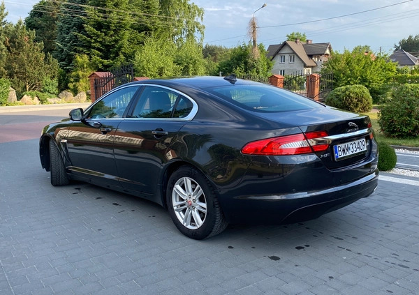 Jaguar XF cena 49900 przebieg: 180000, rok produkcji 2015 z Ciechanowiec małe 137